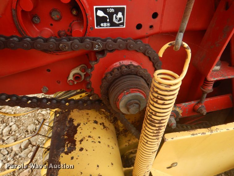 image for item KW9822 1995 New Holland 650 Fastnet  round baler