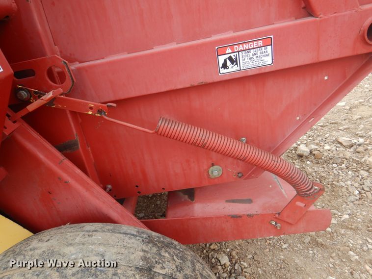 image for item KW9822 1995 New Holland 650 Fastnet  round baler