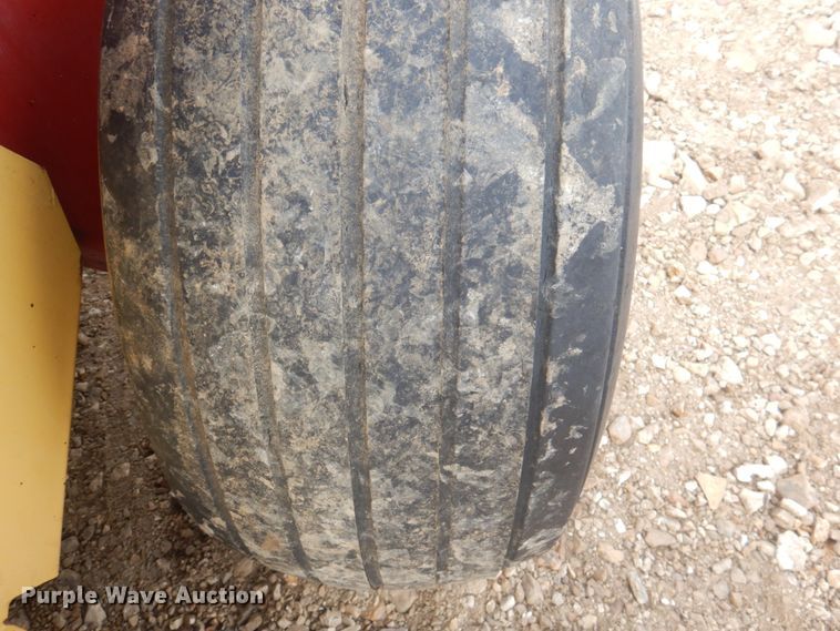 image for item KW9822 1995 New Holland 650 Fastnet  round baler