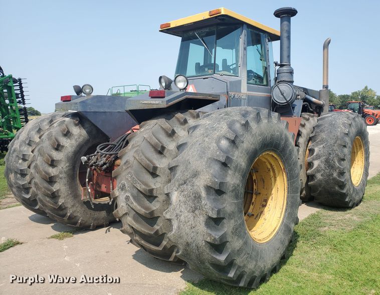 image for item KY9146 1985 Versatile 976  4WD tractor