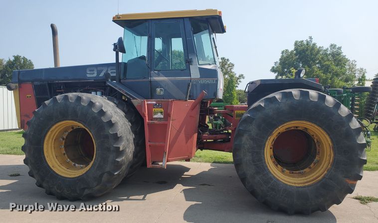 image for item KY9146 1985 Versatile 976  4WD tractor