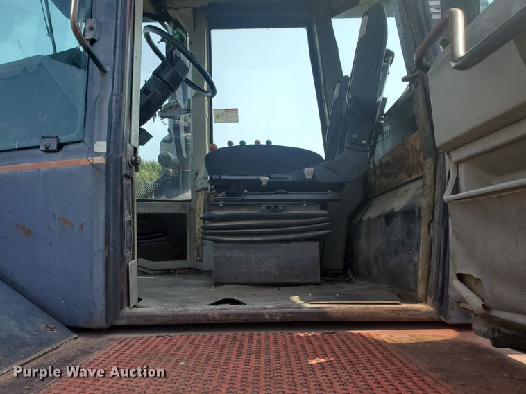 image for item KY9146 1985 Versatile 976  4WD tractor