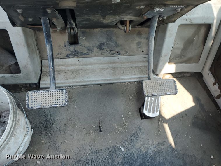 image for item KY9146 1985 Versatile 976  4WD tractor