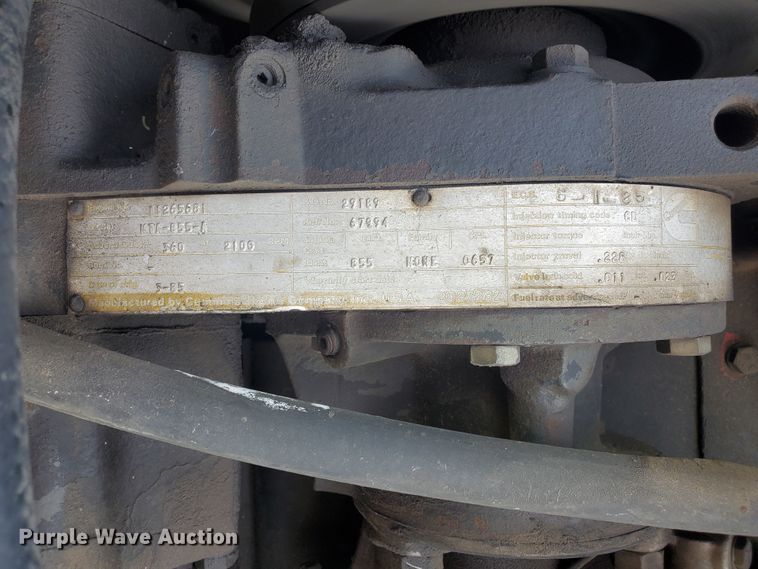 image for item KY9146 1985 Versatile 976  4WD tractor