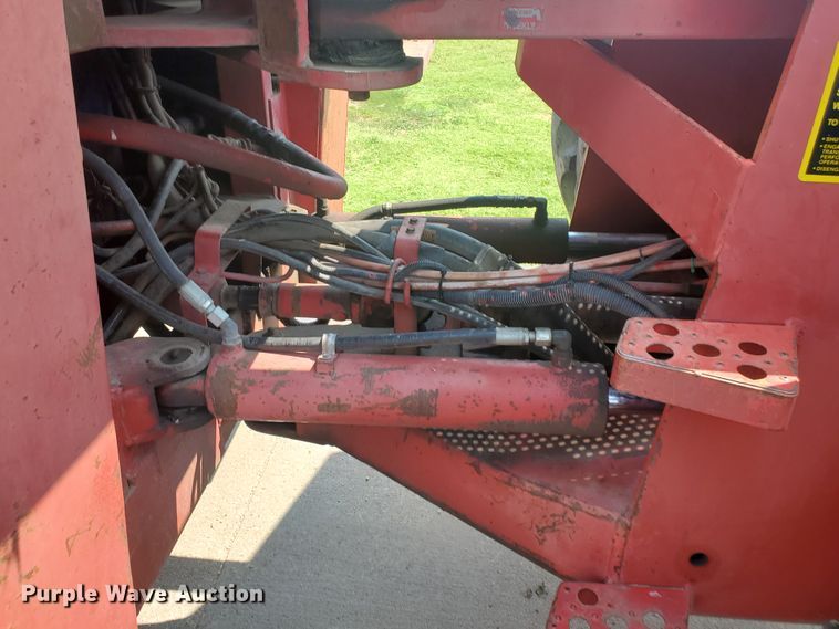 image for item KY9146 1985 Versatile 976  4WD tractor