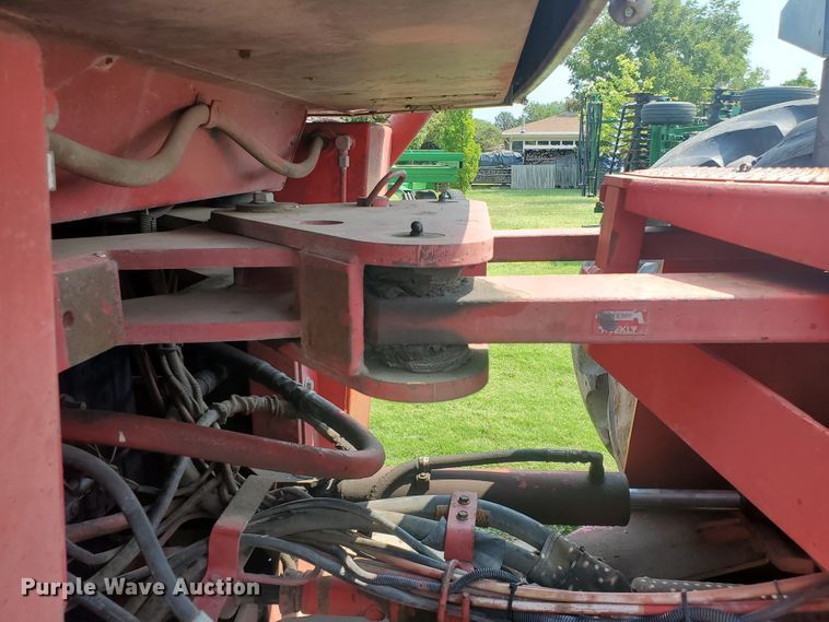 image for item KY9146 1985 Versatile 976  4WD tractor