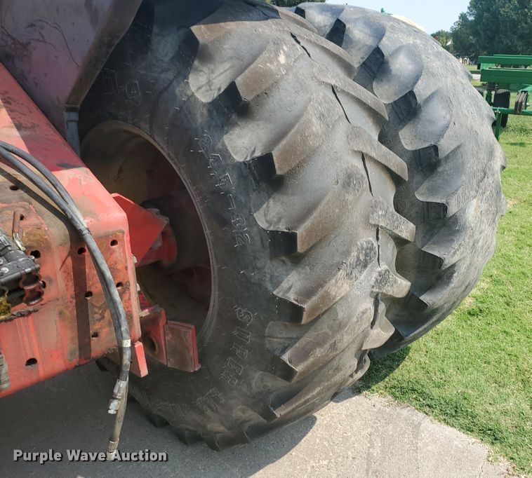 image for item KY9146 1985 Versatile 976  4WD tractor
