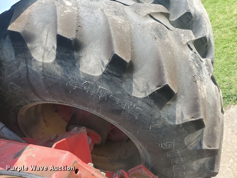 image for item KY9146 1985 Versatile 976  4WD tractor