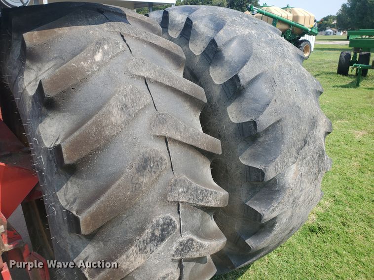 image for item KY9146 1985 Versatile 976  4WD tractor