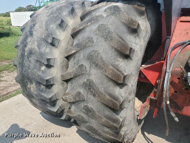 image for item KY9146 1985 Versatile 976  4WD tractor