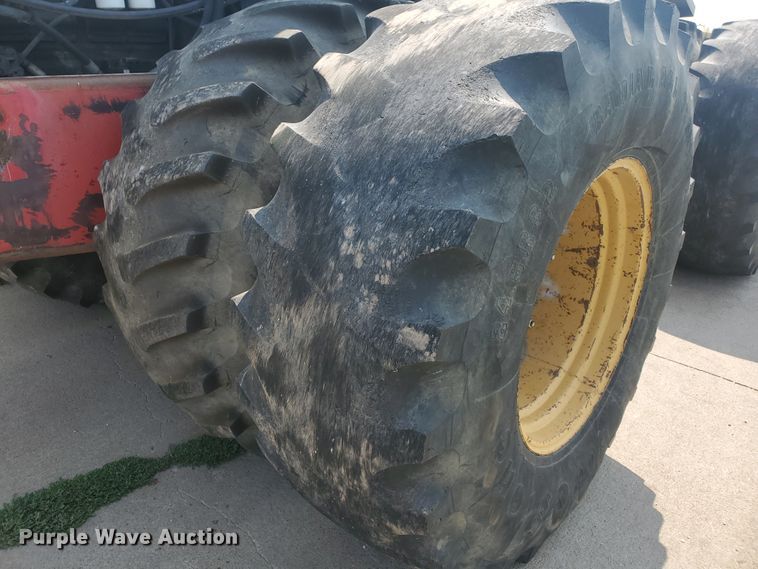 image for item KY9146 1985 Versatile 976  4WD tractor