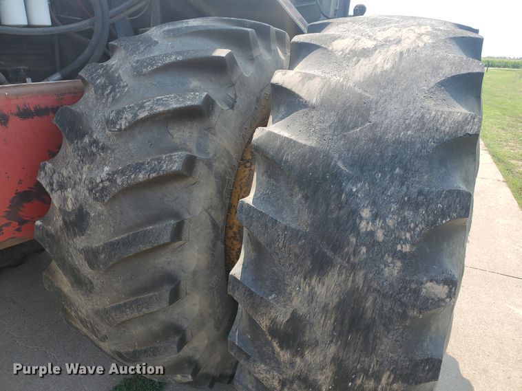 image for item KY9146 1985 Versatile 976  4WD tractor