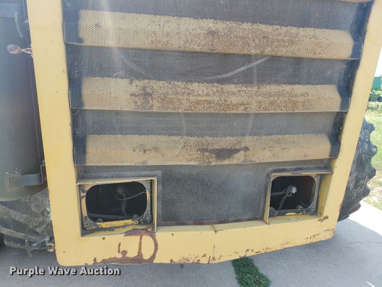 image for item KY9146 1985 Versatile 976  4WD tractor