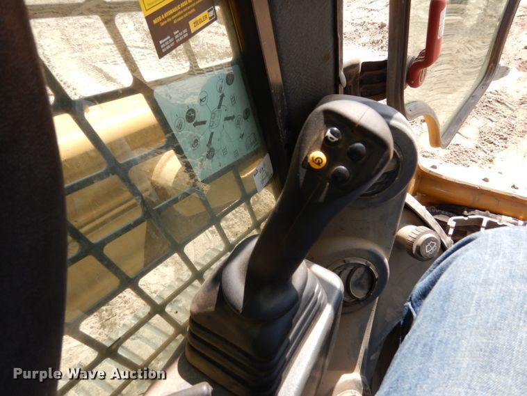 image for item DI1097 2019 Caterpillar 259D3 Plus  tracked skid steer loader