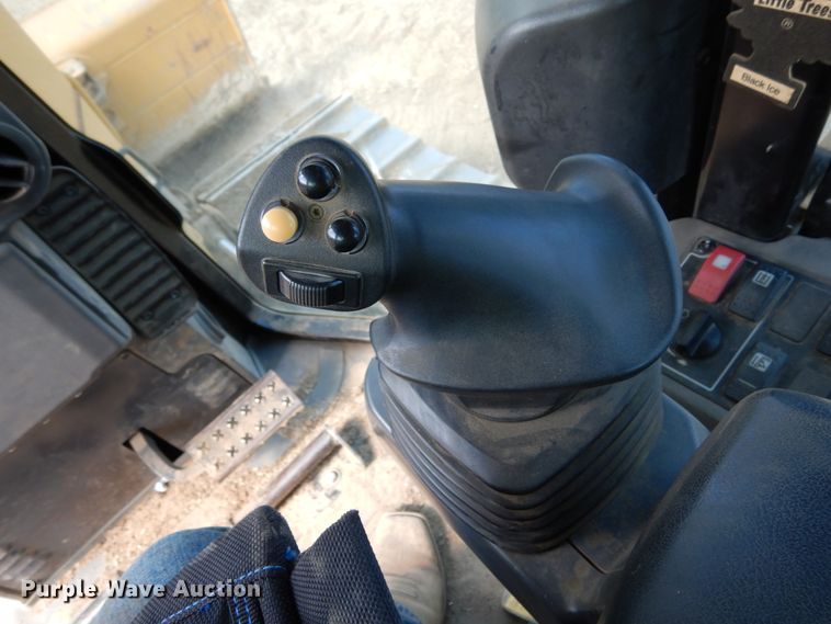 image for item DI1098 2012 Caterpillar D5K2 LGP  dozer