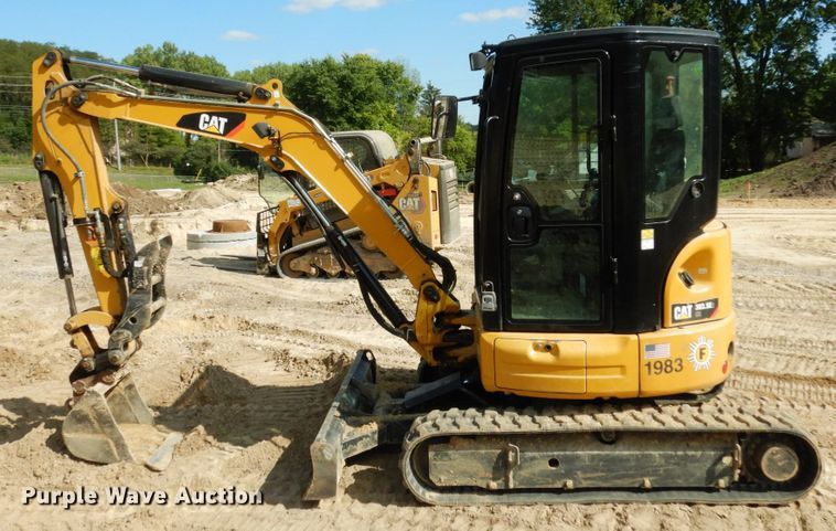 image for item DI1102 2017 Caterpillar 303.5 E2  mini excavator
