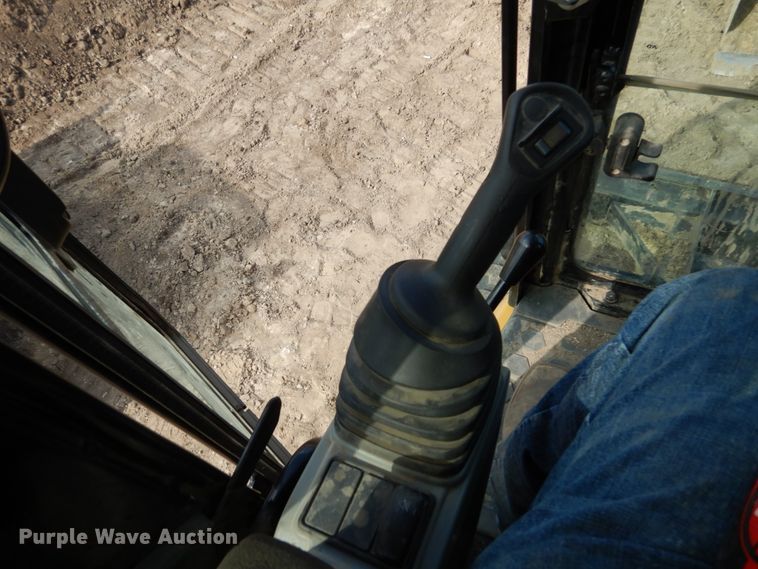 image for item DI1102 2017 Caterpillar 303.5 E2  mini excavator