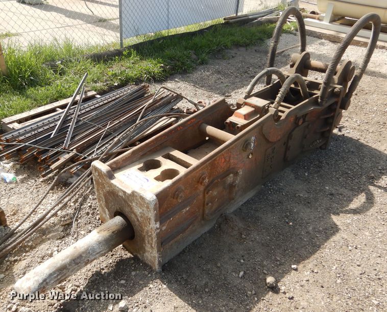 image for item DI1107 2013 NPK GH10  breaker