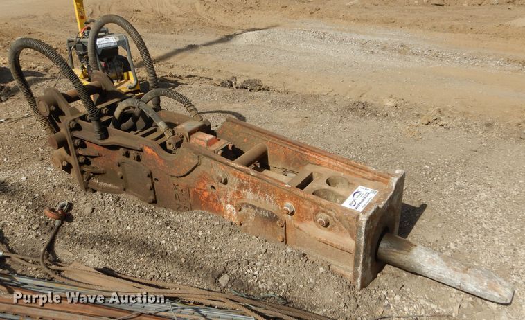 image for item DI1107 2013 NPK GH10  breaker