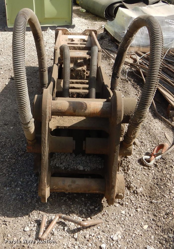 image for item DI1107 2013 NPK GH10  breaker