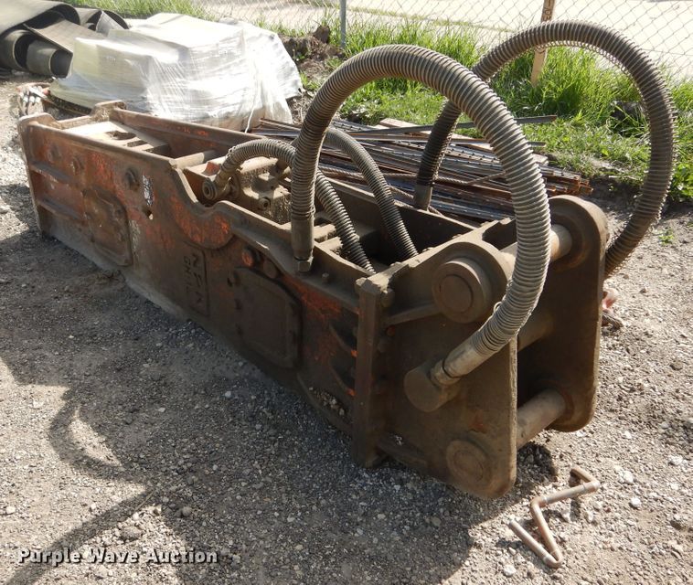 image for item DI1107 2013 NPK GH10  breaker