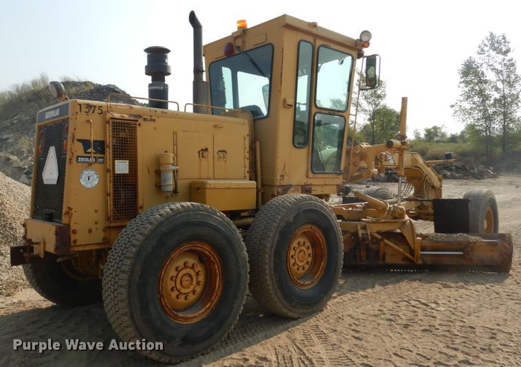 image for item DI1110 1994 Caterpillar 140G  motor grader