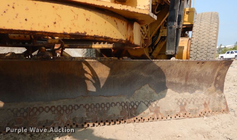 image for item DI1110 1994 Caterpillar 140G  motor grader