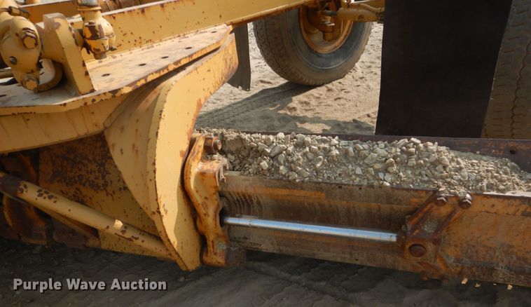 image for item DI1110 1994 Caterpillar 140G  motor grader