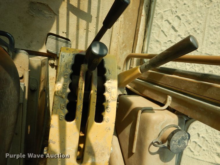 image for item DI1110 1994 Caterpillar 140G  motor grader