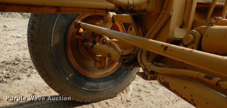 image for item DI1110 1994 Caterpillar 140G  motor grader