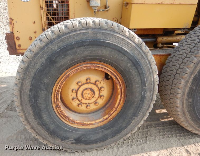 image for item DI1110 1994 Caterpillar 140G  motor grader