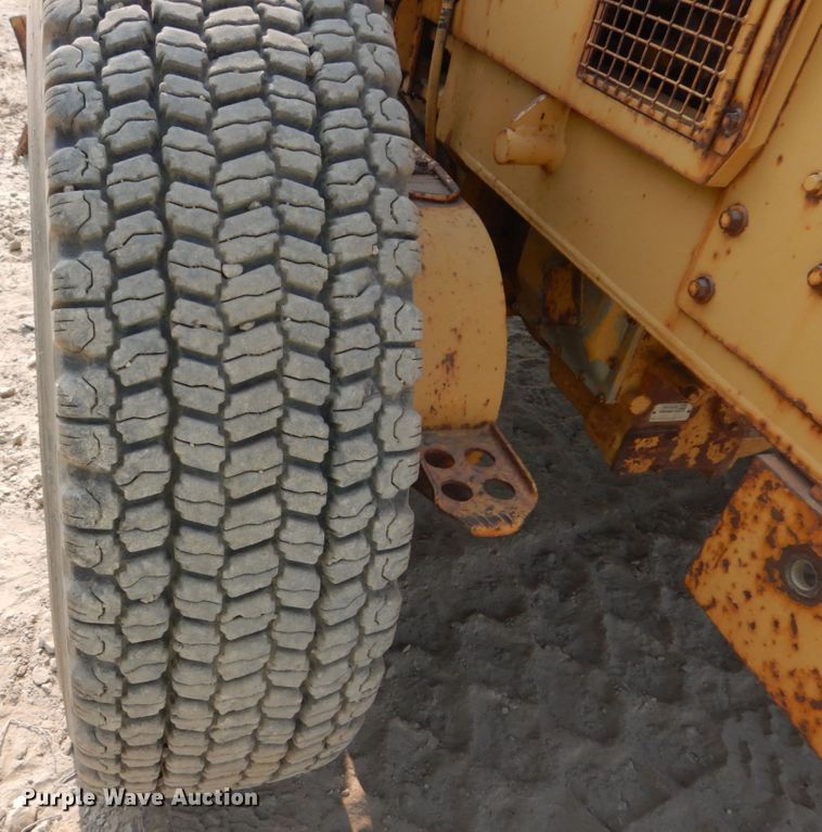 image for item DI1110 1994 Caterpillar 140G  motor grader