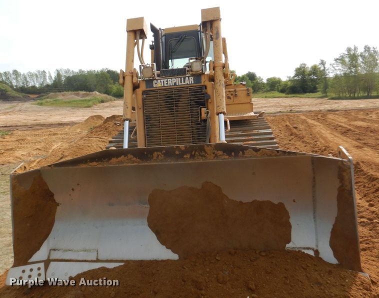 image for item DI1112 2002 Caterpillar D6R XW  dozer