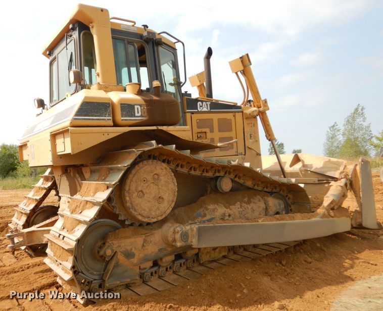image for item DI1112 2002 Caterpillar D6R XW  dozer