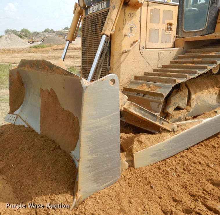 image for item DI1112 2002 Caterpillar D6R XW  dozer