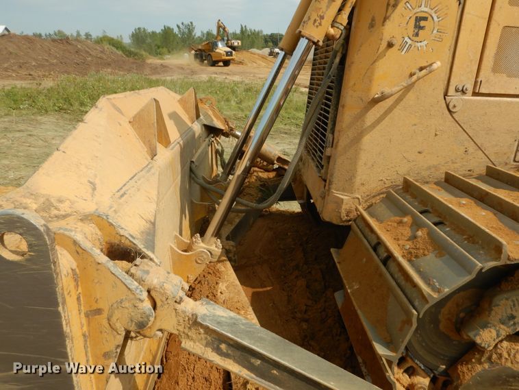 image for item DI1112 2002 Caterpillar D6R XW  dozer