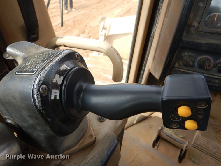 image for item DI1112 2002 Caterpillar D6R XW  dozer