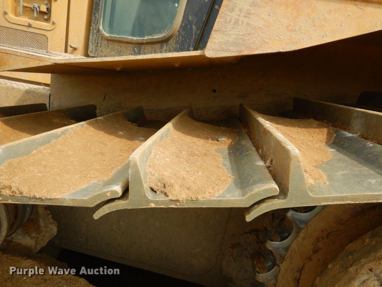 image for item DI1112 2002 Caterpillar D6R XW  dozer