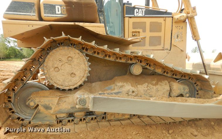 image for item DI1112 2002 Caterpillar D6R XW  dozer