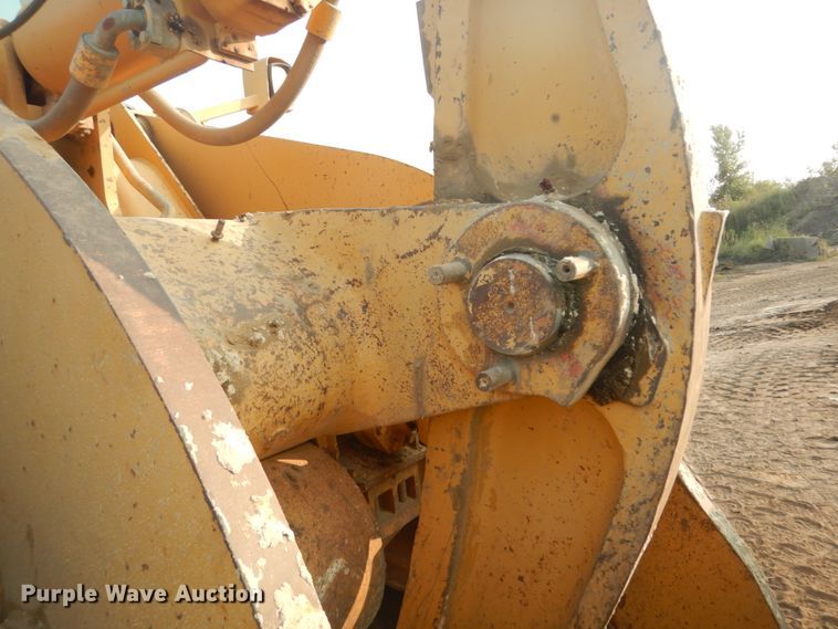 image for item DI1113 2004 Caterpillar 966G Series II  wheel loader