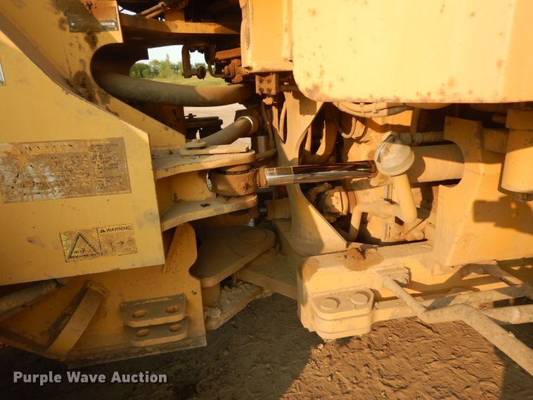 image for item DI1113 2004 Caterpillar 966G Series II  wheel loader