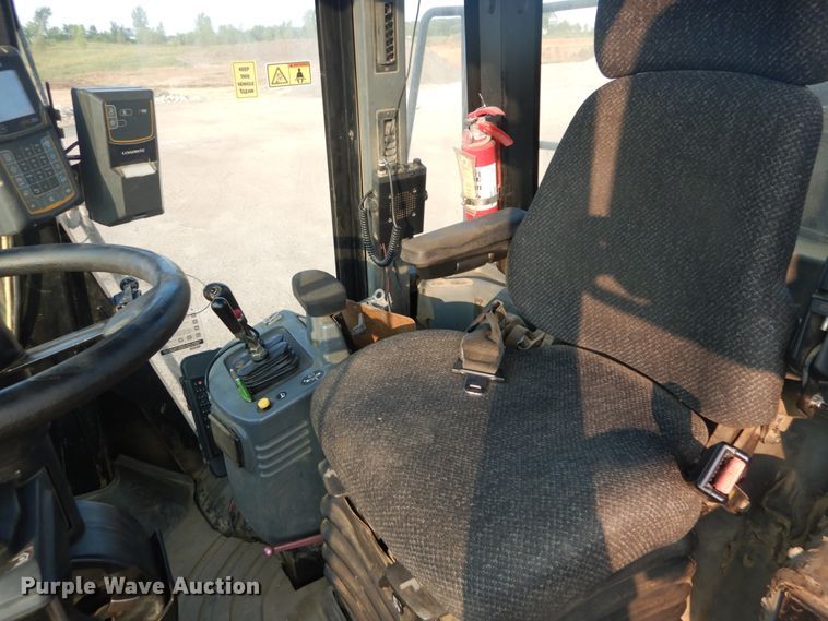 image for item DI1113 2004 Caterpillar 966G Series II  wheel loader