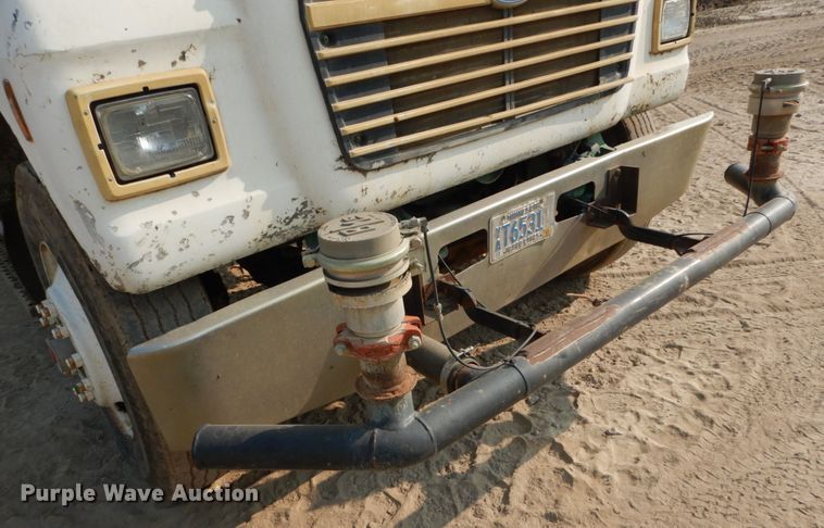 image for item DI1117 1994 Ford LN8000  water truck