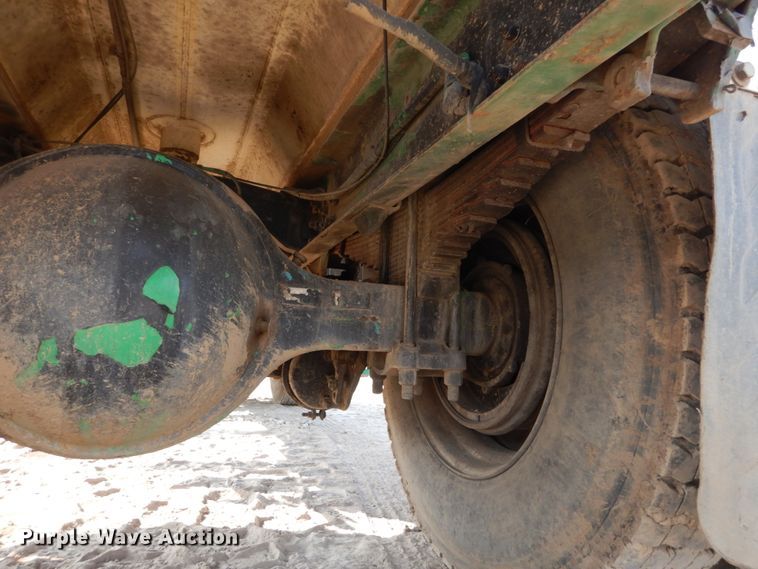 image for item DI1117 1994 Ford LN8000  water truck