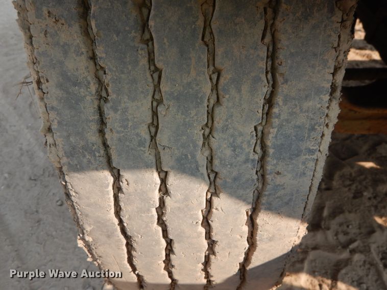 image for item DI1117 1994 Ford LN8000  water truck