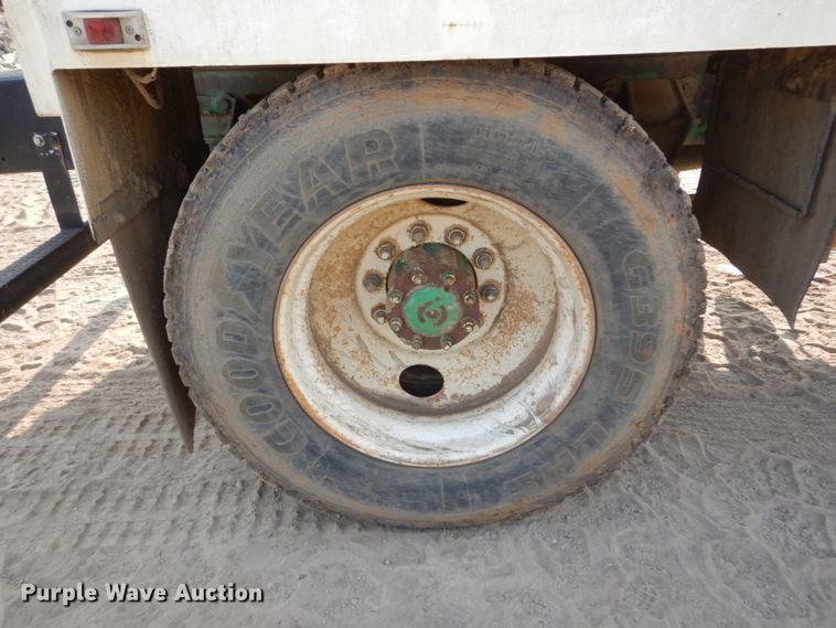 image for item DI1117 1994 Ford LN8000  water truck