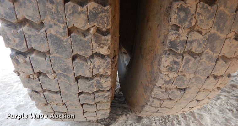 image for item DI1117 1994 Ford LN8000  water truck