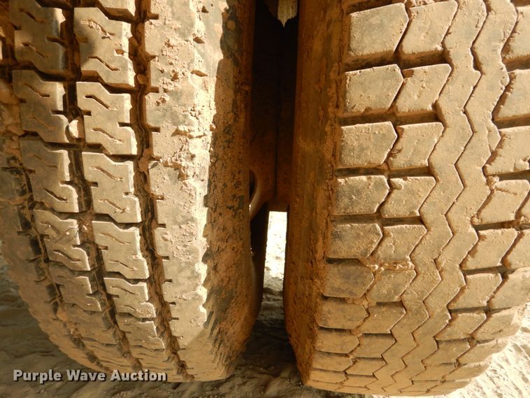 image for item DI1117 1994 Ford LN8000  water truck