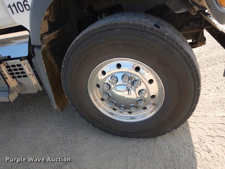 image for item DI1137 2021 Mack Granite  dump truck