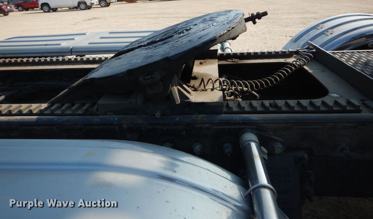 image for item DI1139 2018 Peterbilt 389  semi truck